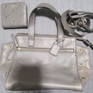 Fossil Crossbody Bag with matching Wallet. Color Gray. Excellent Condition